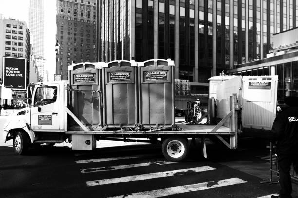 Best Portable toilet rental cost  in Carterville, MO